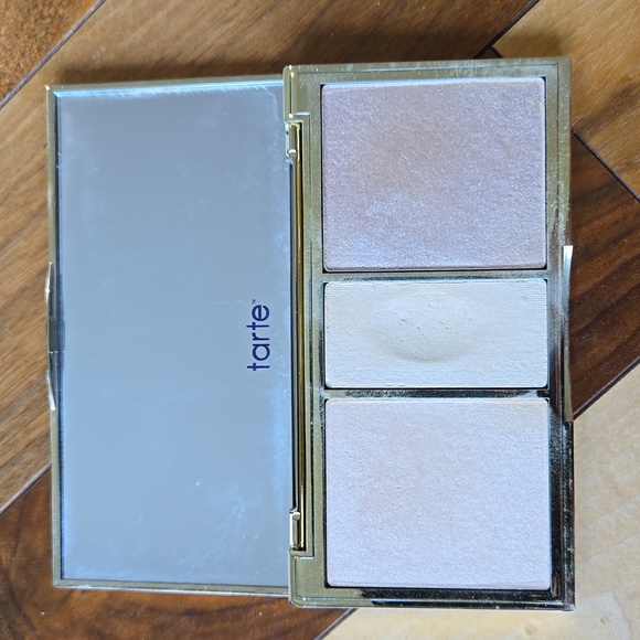 Tarte skin twinkle - Picture 1 of 3
